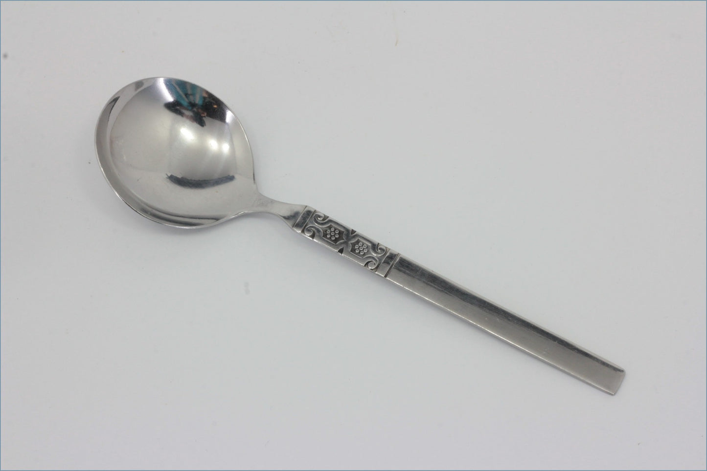 Oneida - Artistic - Soup Spoon