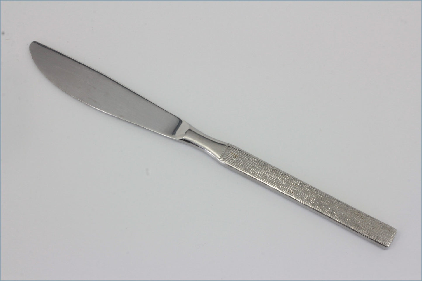 Oneida - Highland Wood - Dinner Knife
