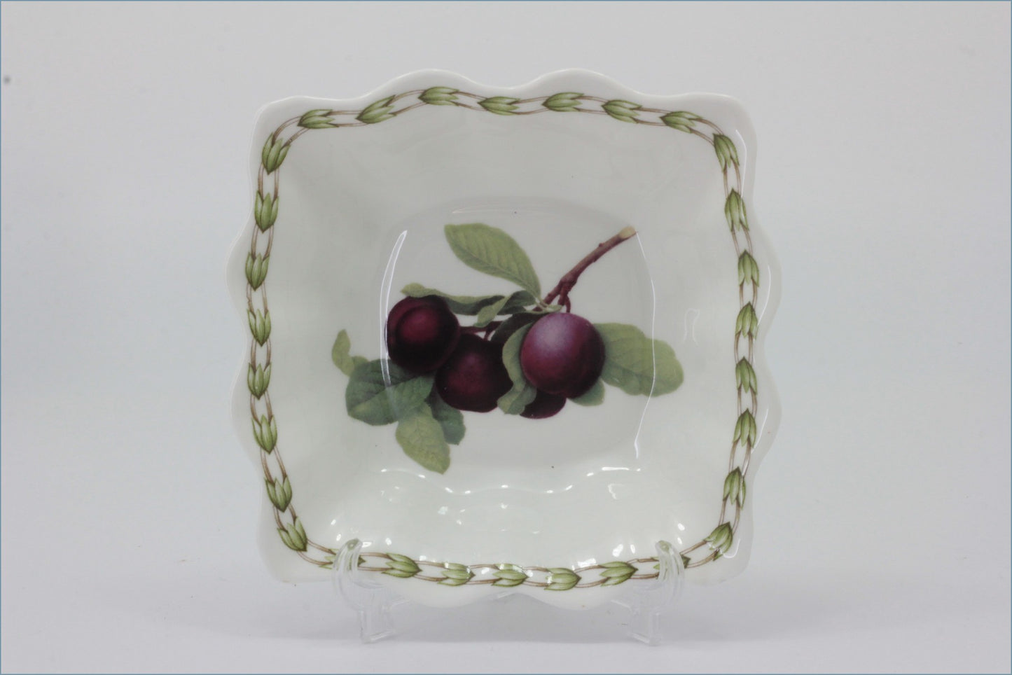 Queens - Hookers Fruit - 5" Square Scalloped Dish