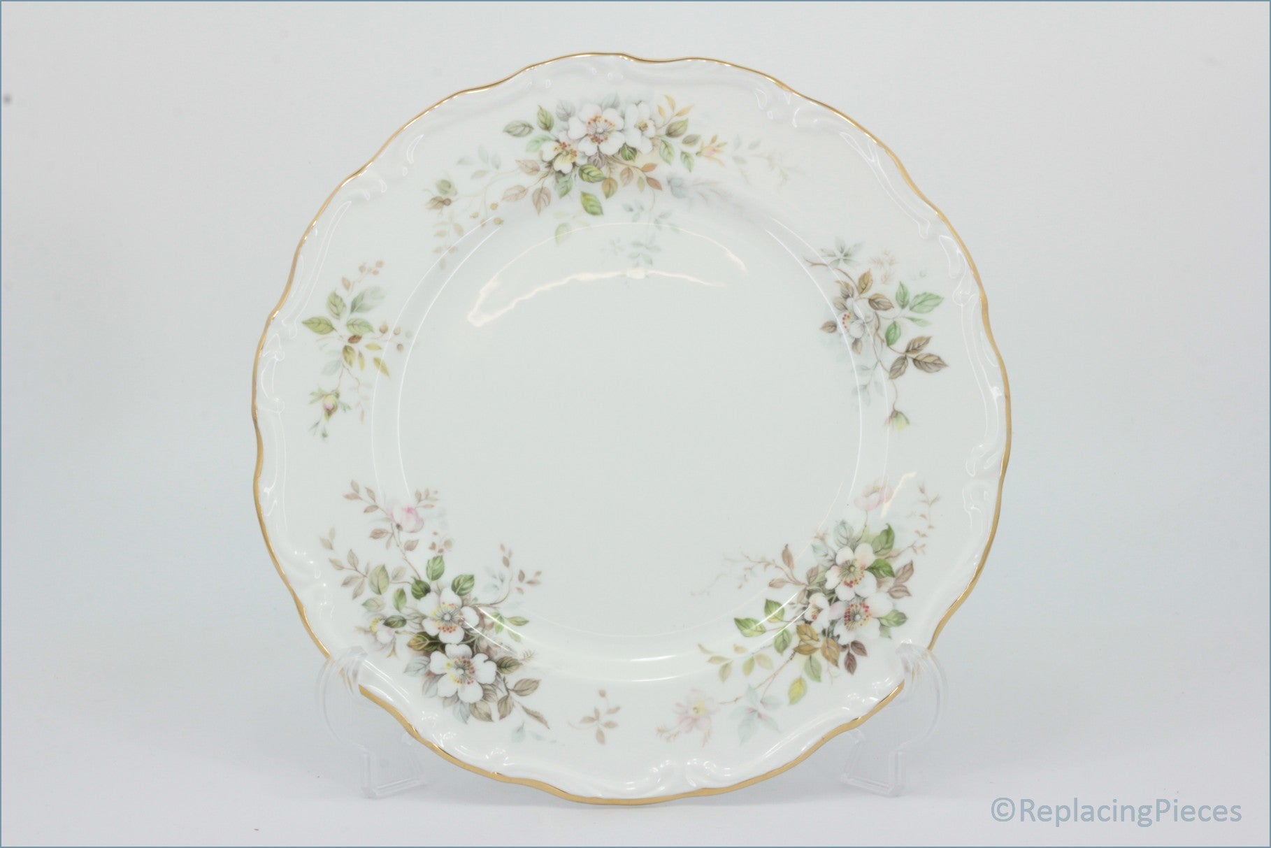 Royal Albert - Haworth - Dinner Plate - Decorative plate with floral pattern on a white background