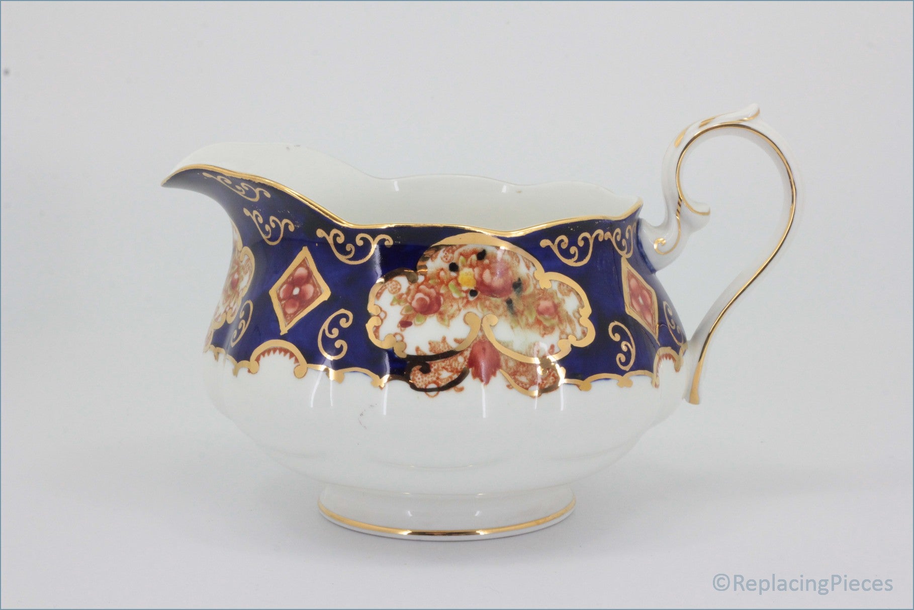 Royal Albert - Heirloom - Gravy Boat