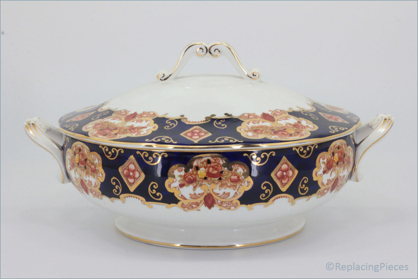 Royal Albert - Heirloom - Lidded Vegetable Dish