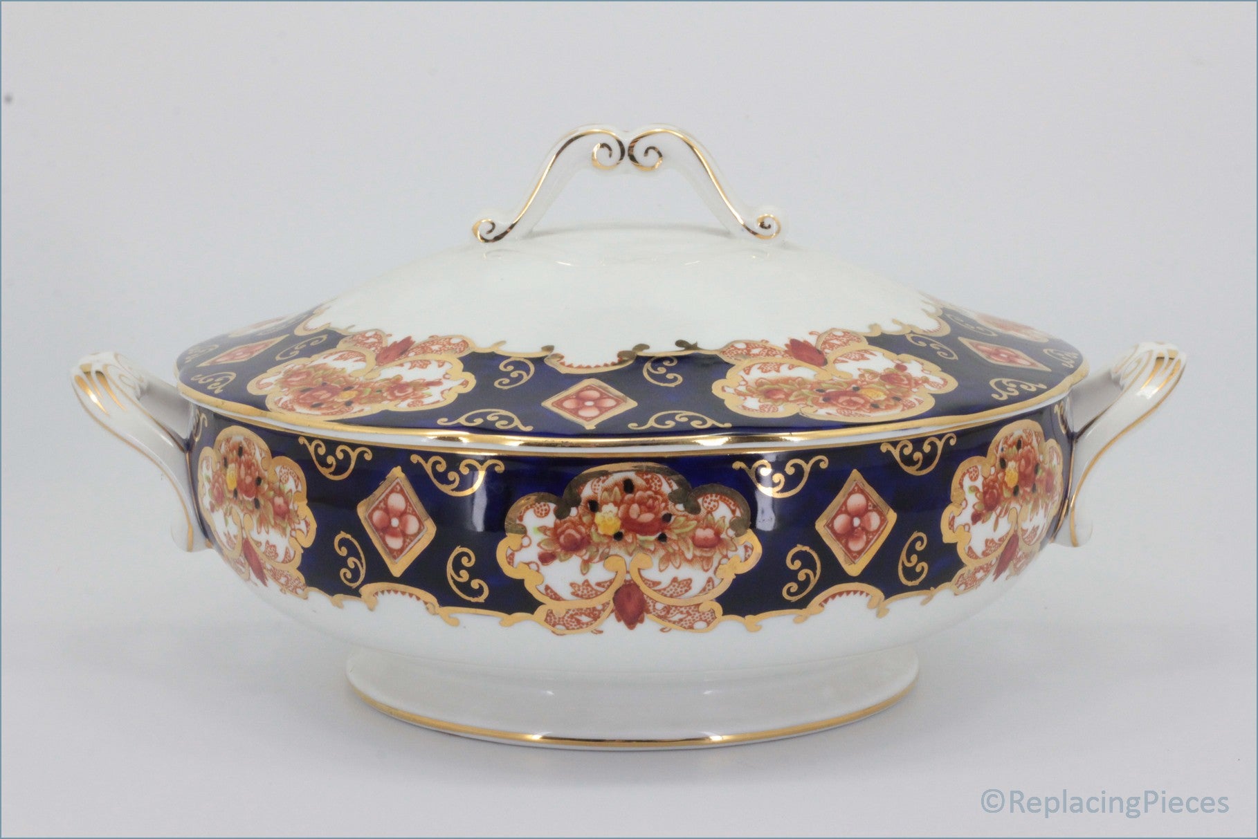 Royal Albert - Heirloom - Lidded Vegetable Dish