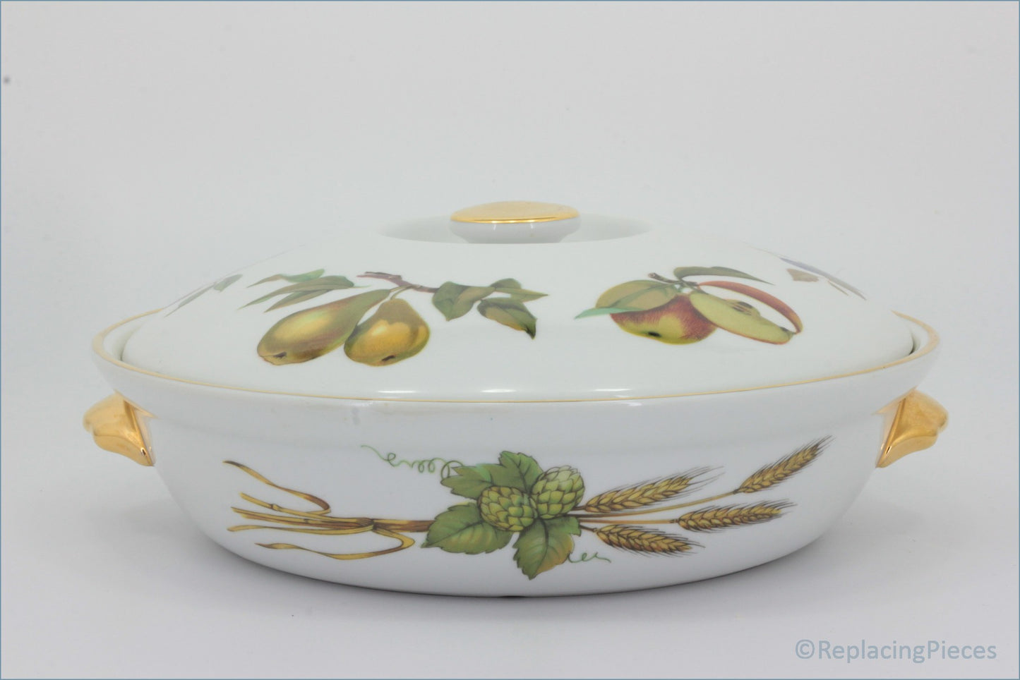 Royal Worcester - Evesham Gold - 3 Pint Casserole (Shape 22 Size 1) - Decorative ceramic dish with lid featuring fruit and plant designs on a white background