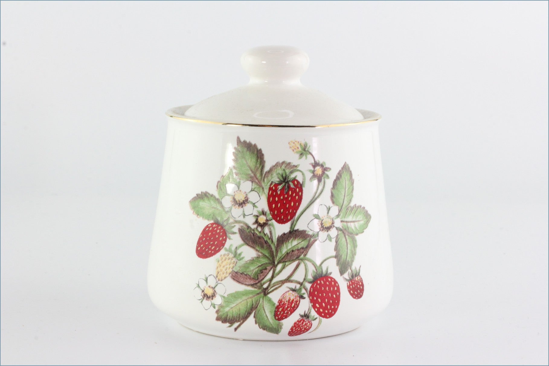 Sadler - Strawberries - Lidded Sugar Bowl - SAD18
