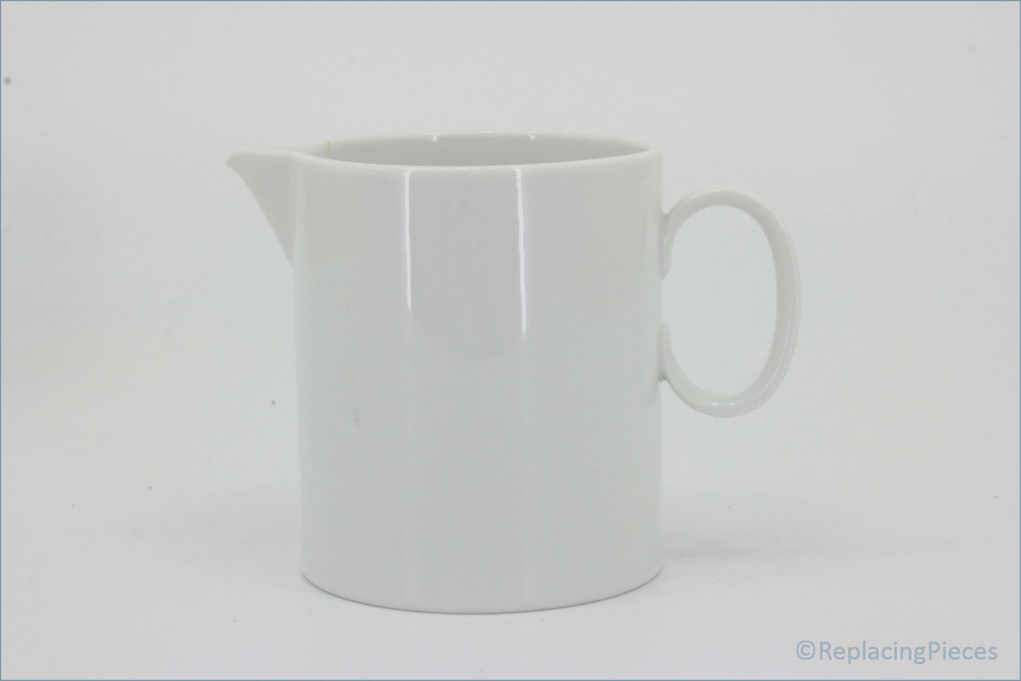 Thomas - Medaillon (White) - Milk Jug