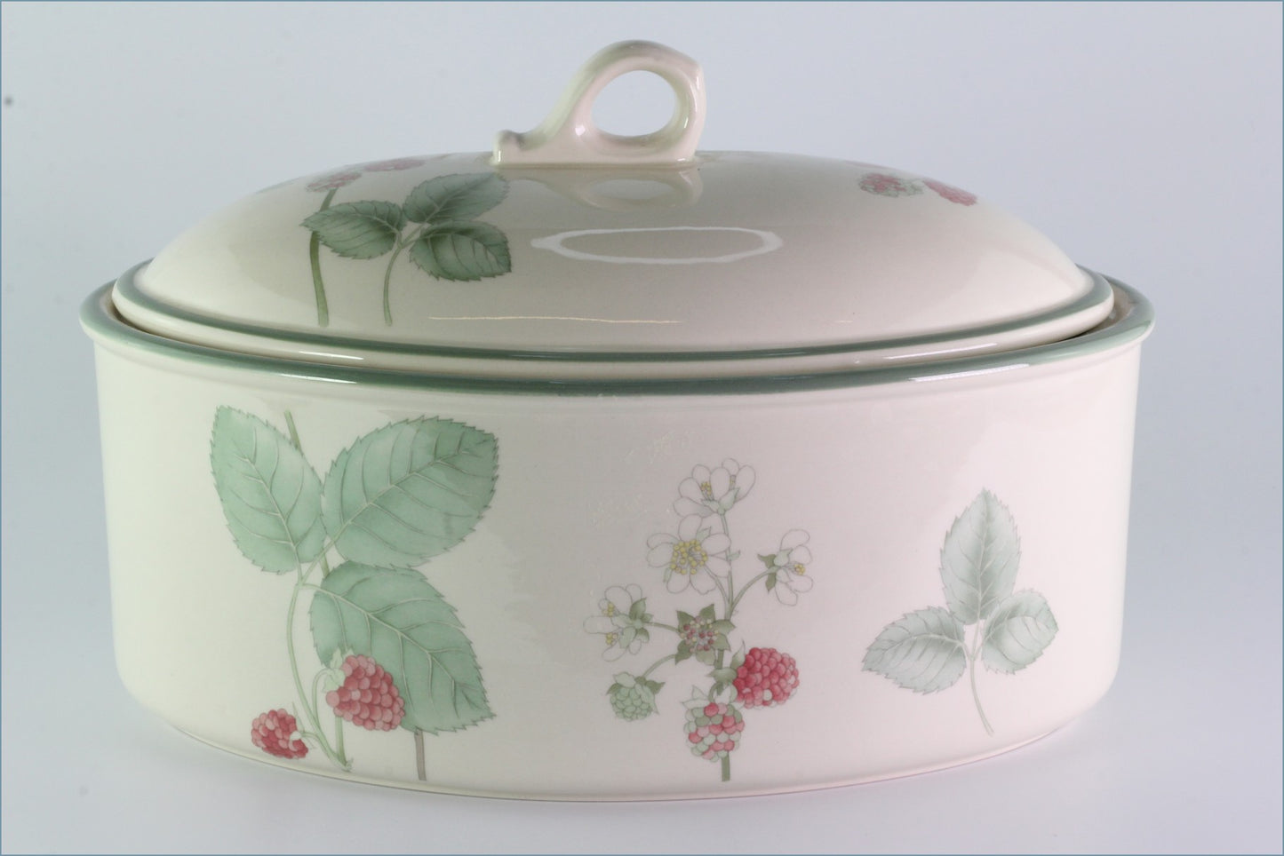 Wedgwood - Raspberry Cane - 3 Pint Casserole Dish