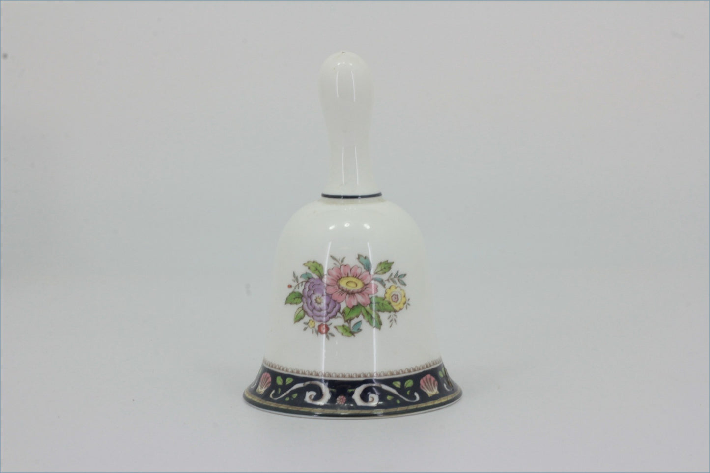 Wedgwood - Runnymede (W4472) - Bell