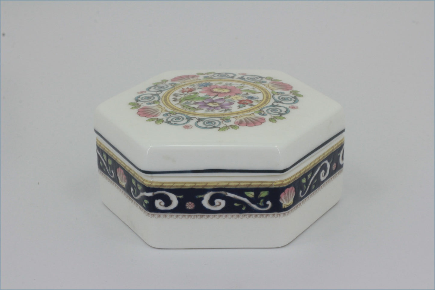 Wedgwood - Runnymede (W4472) - Hexagonal Box