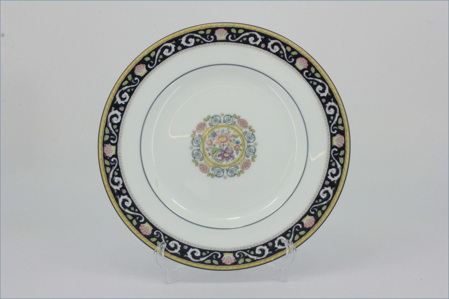 Wedgwood - Runnymede (W4472) - 8 1/8" Salad Plate