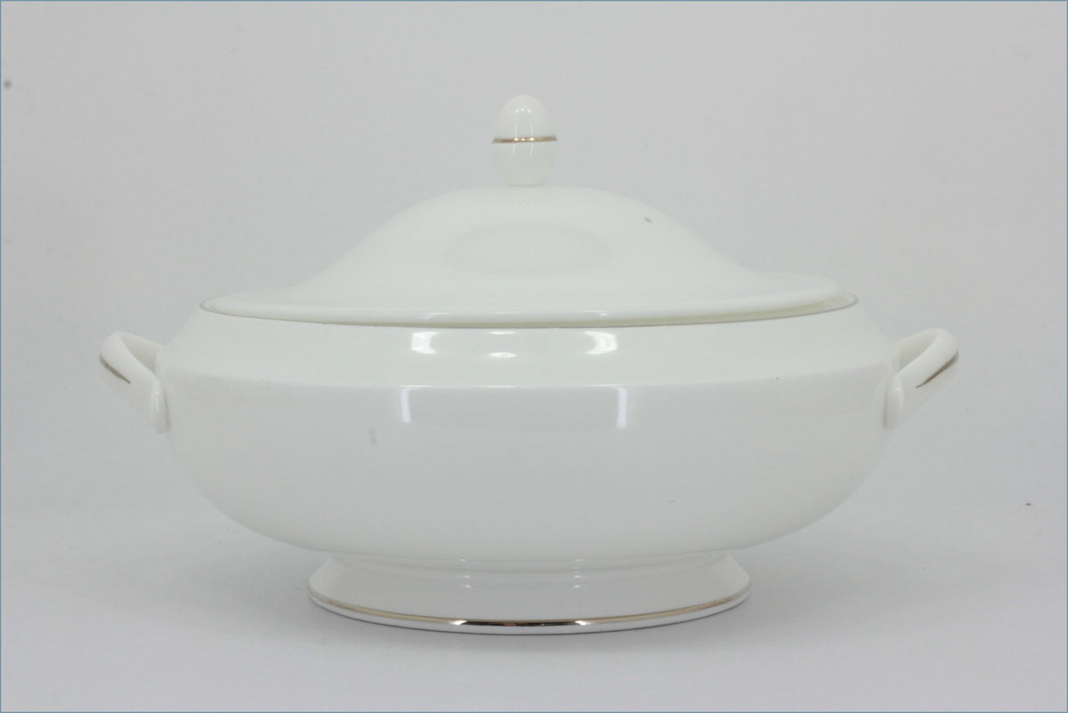 Wedgwood - Signet Platinum - Lidded Vegetable Dish