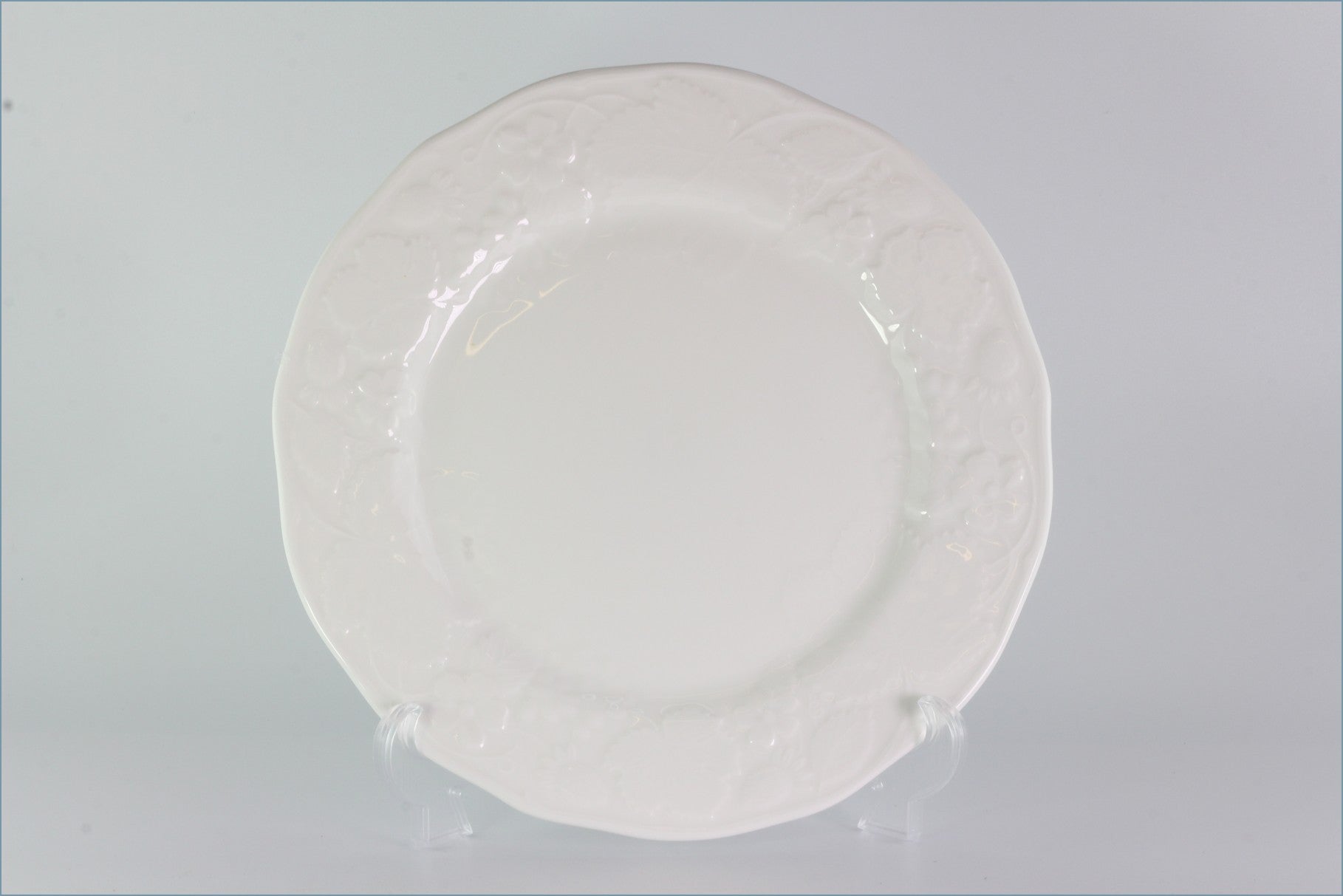 Wedgwood - Strawberry & Vine - Dinner Plate – ReplacingPieces