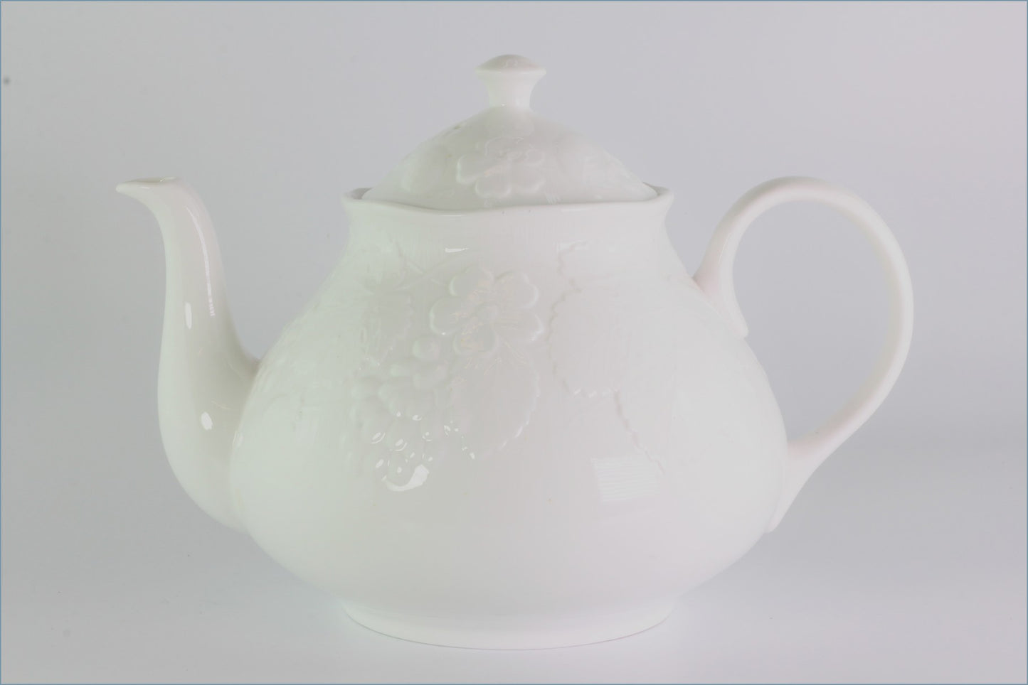 Wedgwood - Strawberry & Vine - Teapot