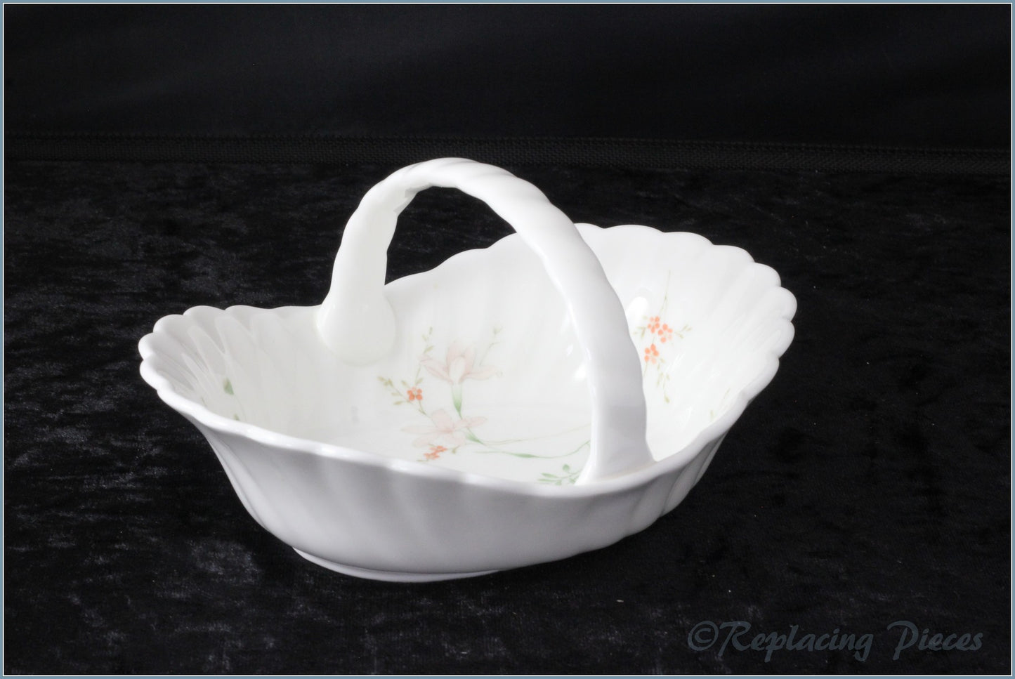 Wedgwood - Campion - Basket