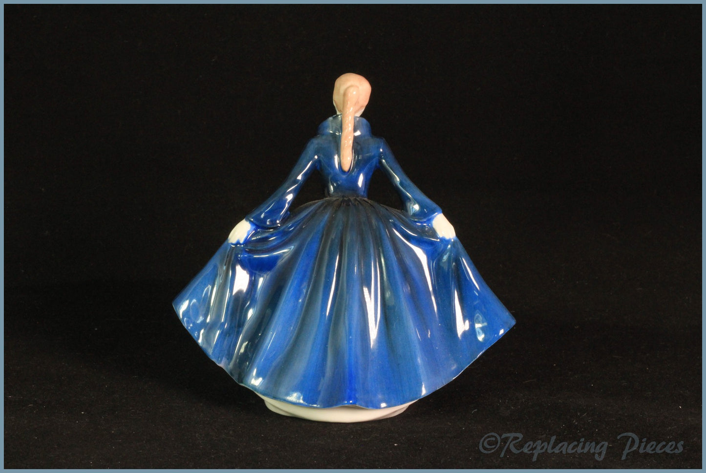 Coalport - Minuette Figurine - Dee