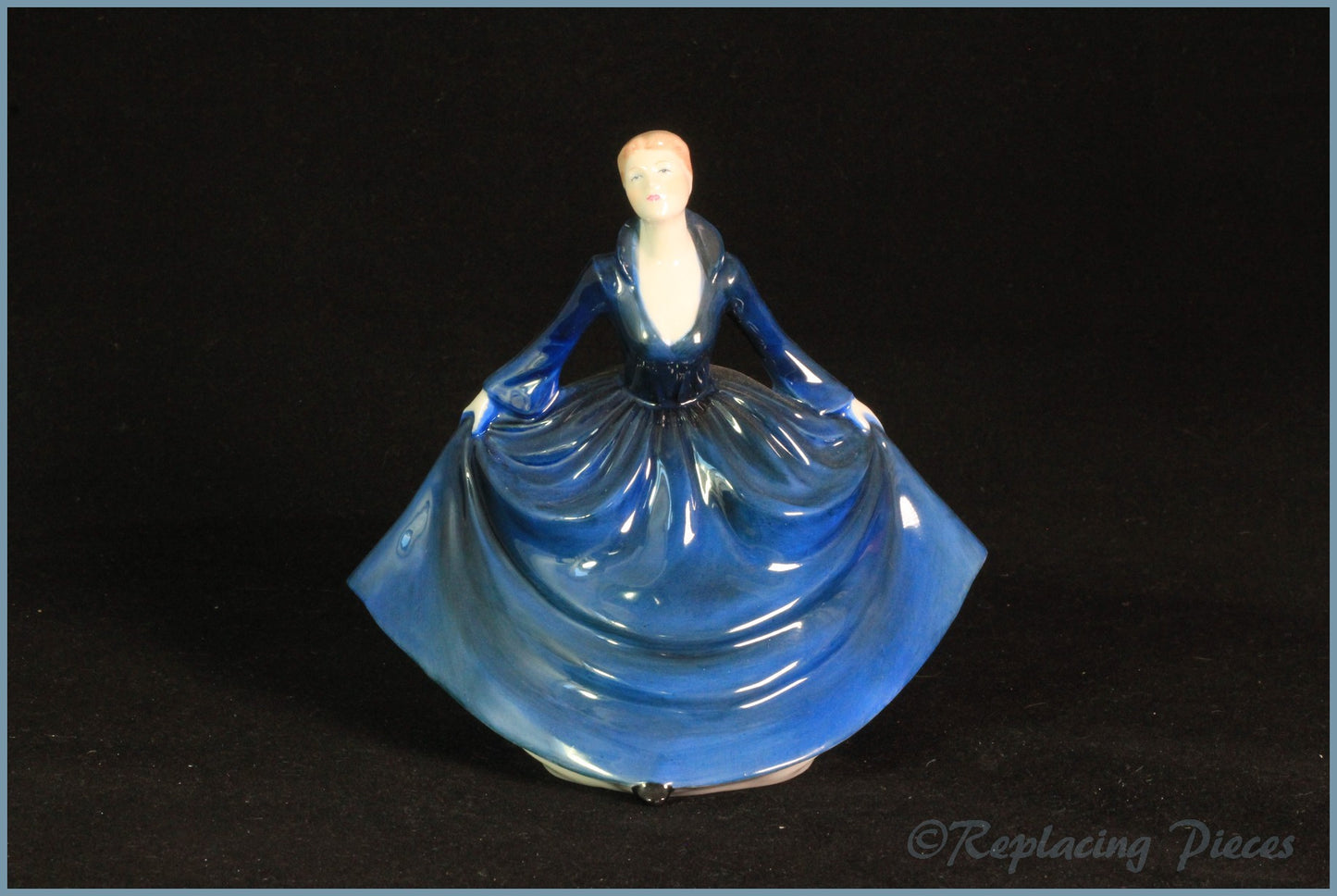 Coalport - Minuette Figurine - Dee