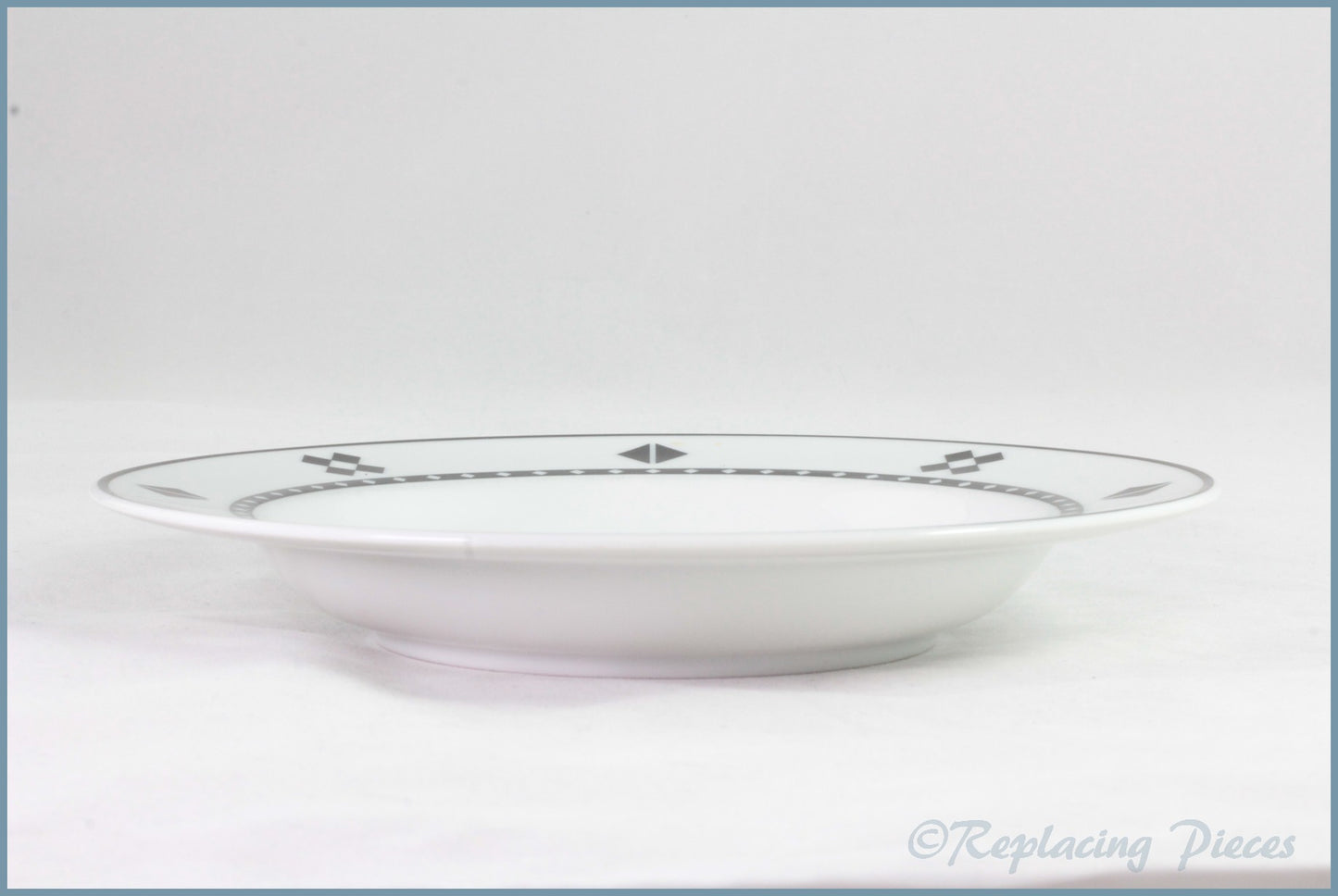Habitat - Othello - 8 1/2" Rimmed Bowl
