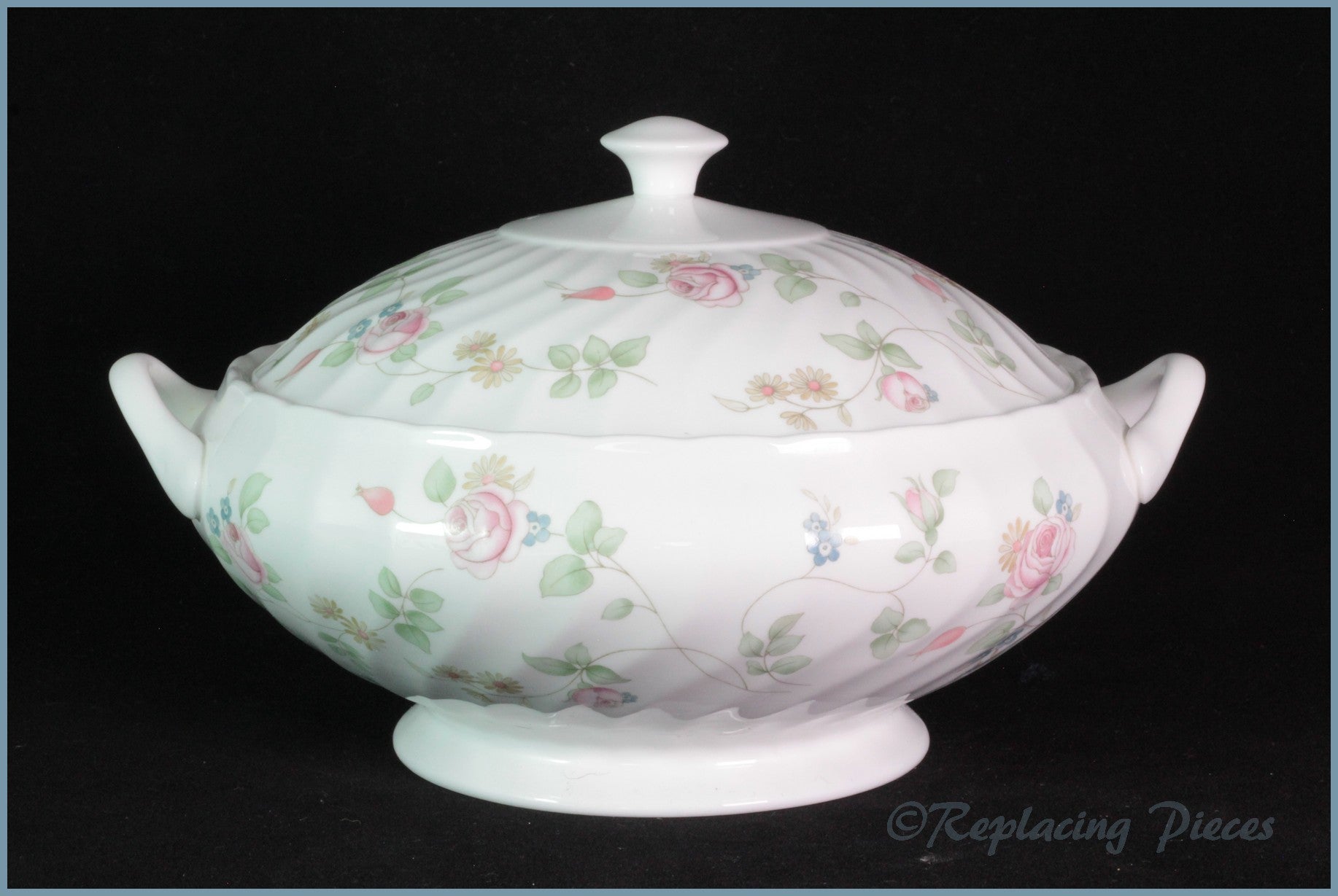 Wedgwood - Rosehip - Lidded Vegetable Dish