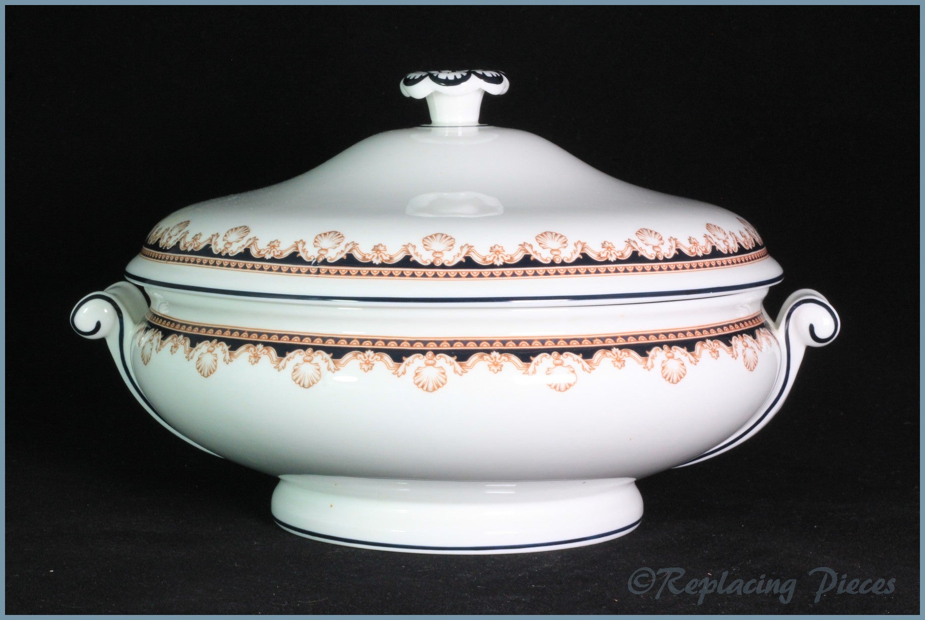 Wedgwood - Medici (R4588) - Lidded Vegetable Dish