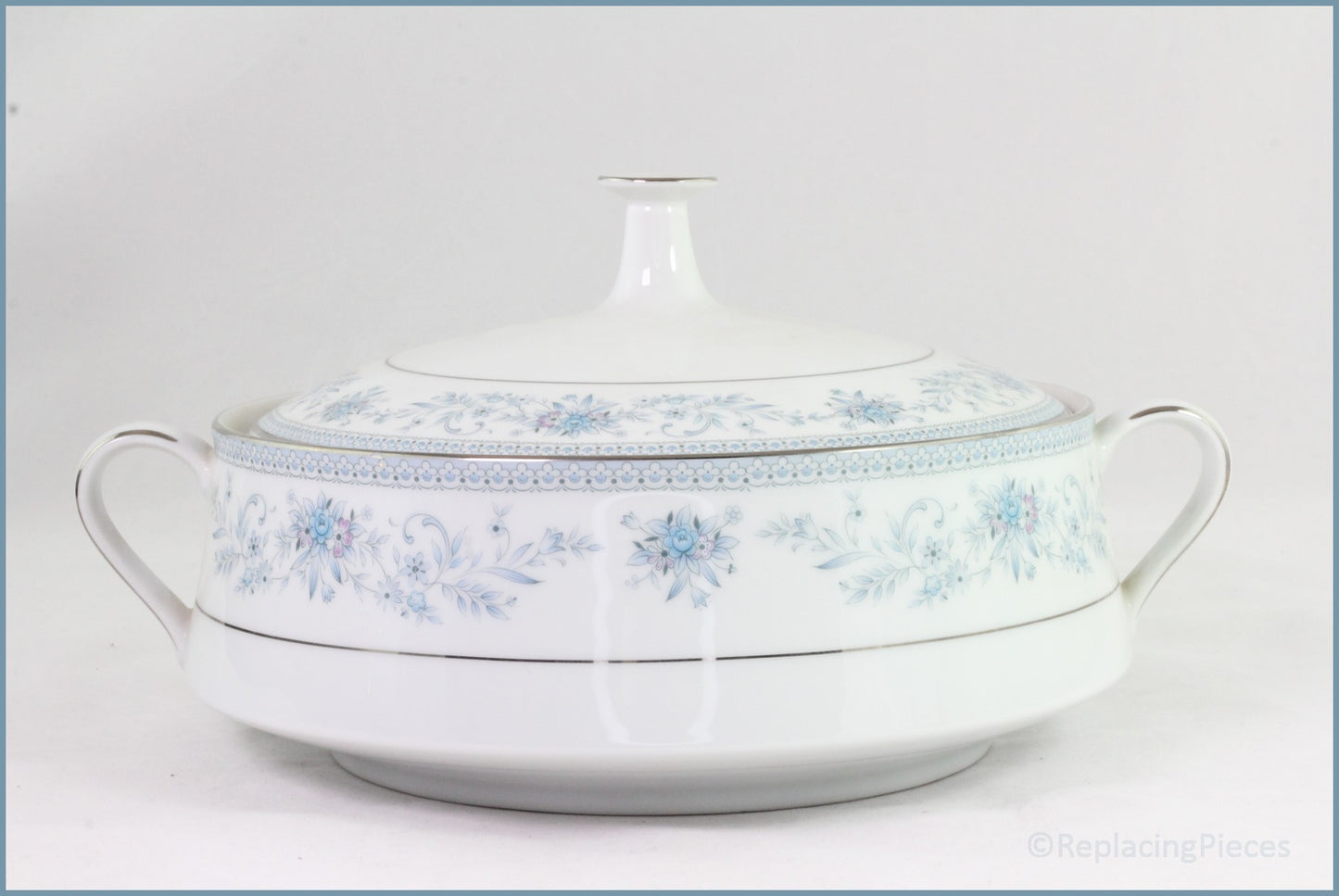 Noritake - Blue Hill - Lidded Vegetable Dish