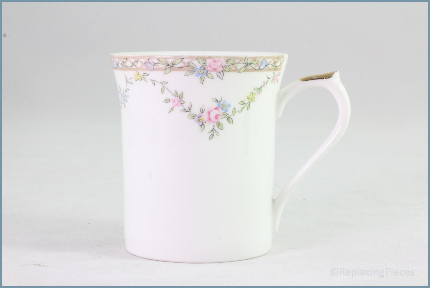 Queens - Garland Rose - Mug (No Gold)
