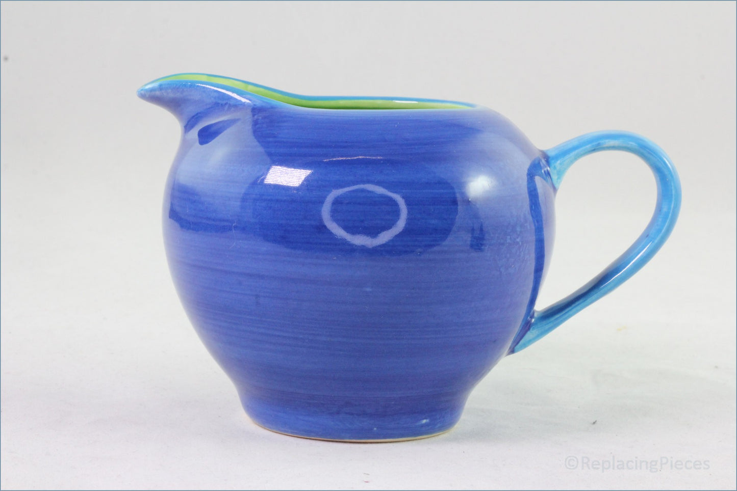 RPW171 - Whittards - Milk Jug (Blue Exterior)