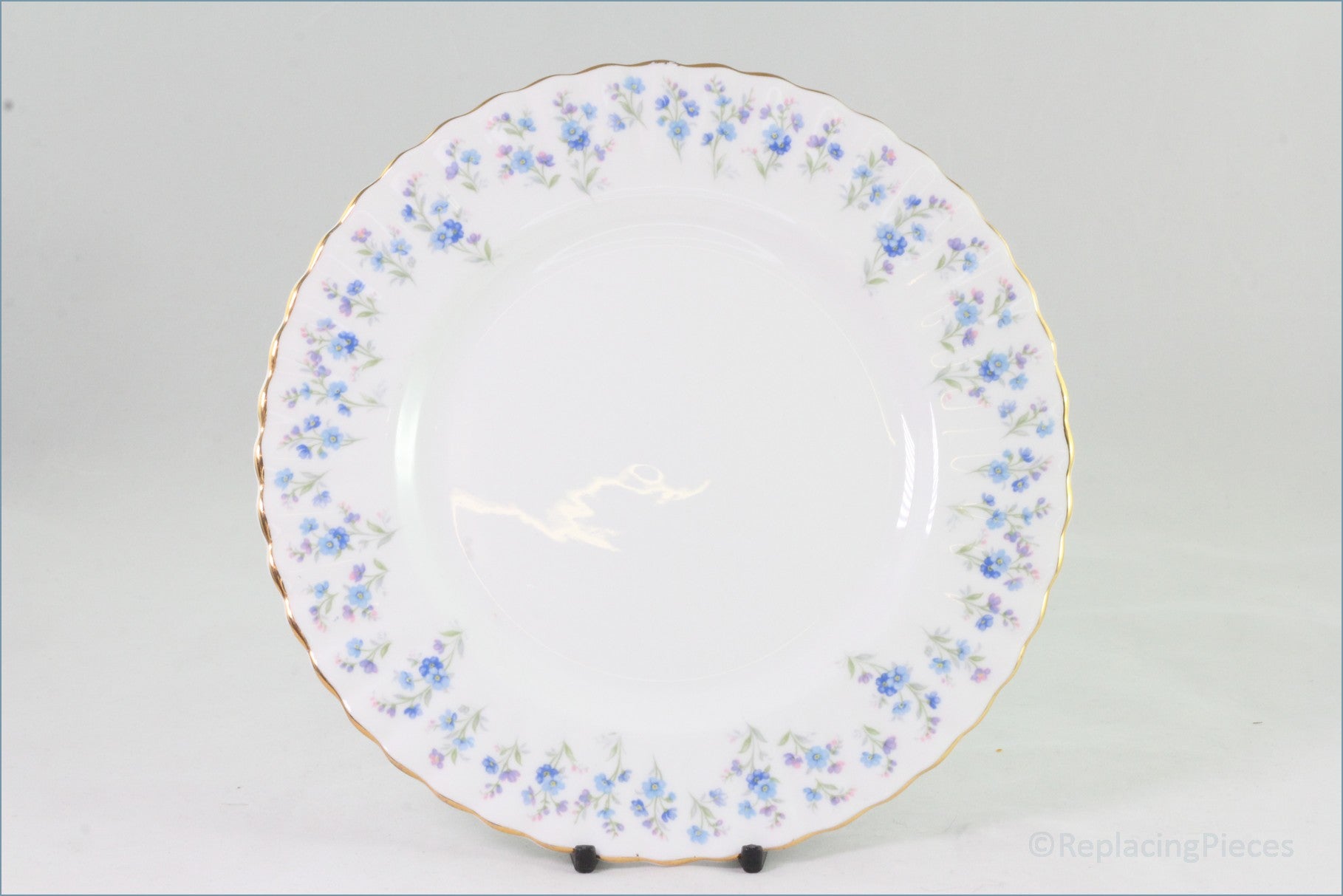 Royal Albert - Memory Lane - 8 1/8" Salad Plate