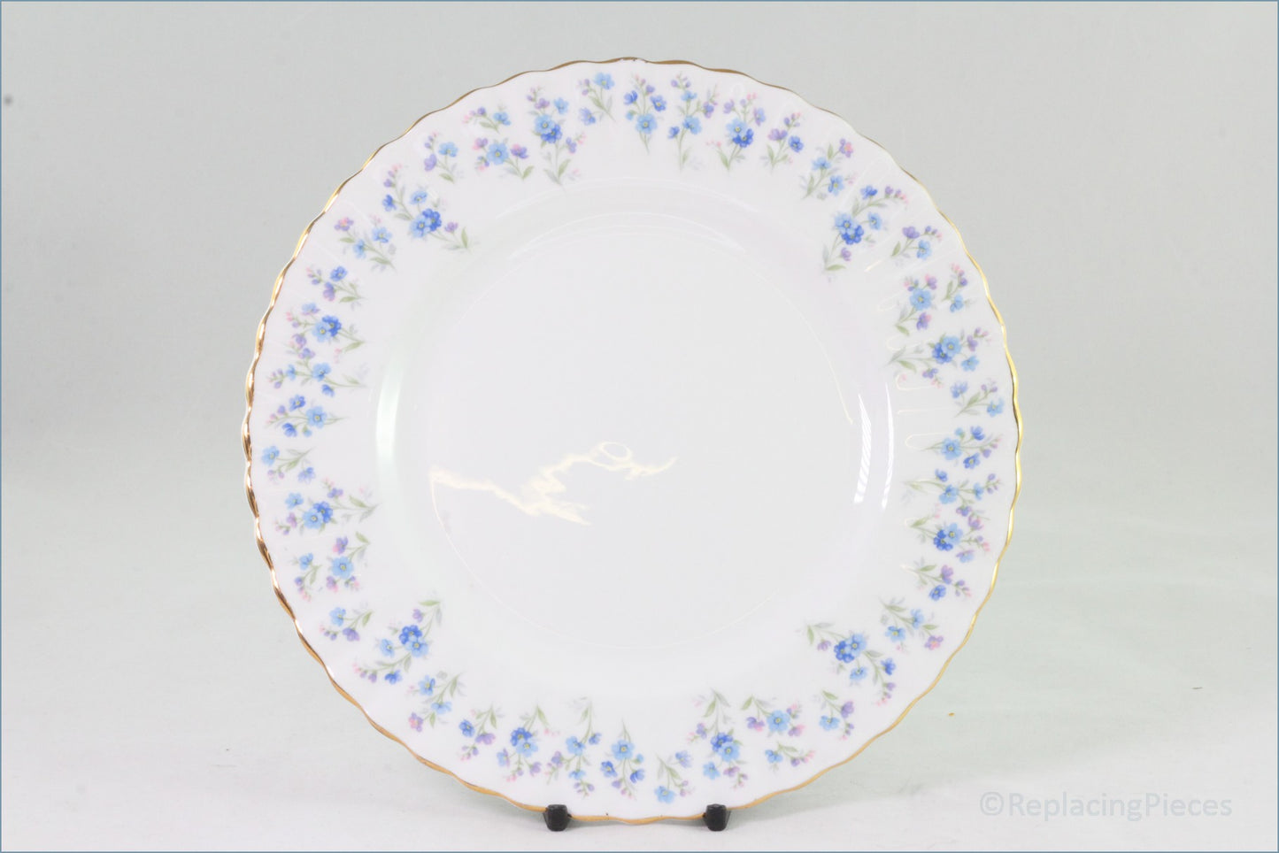 Royal Albert - Memory Lane - 8 1/8" Salad Plate