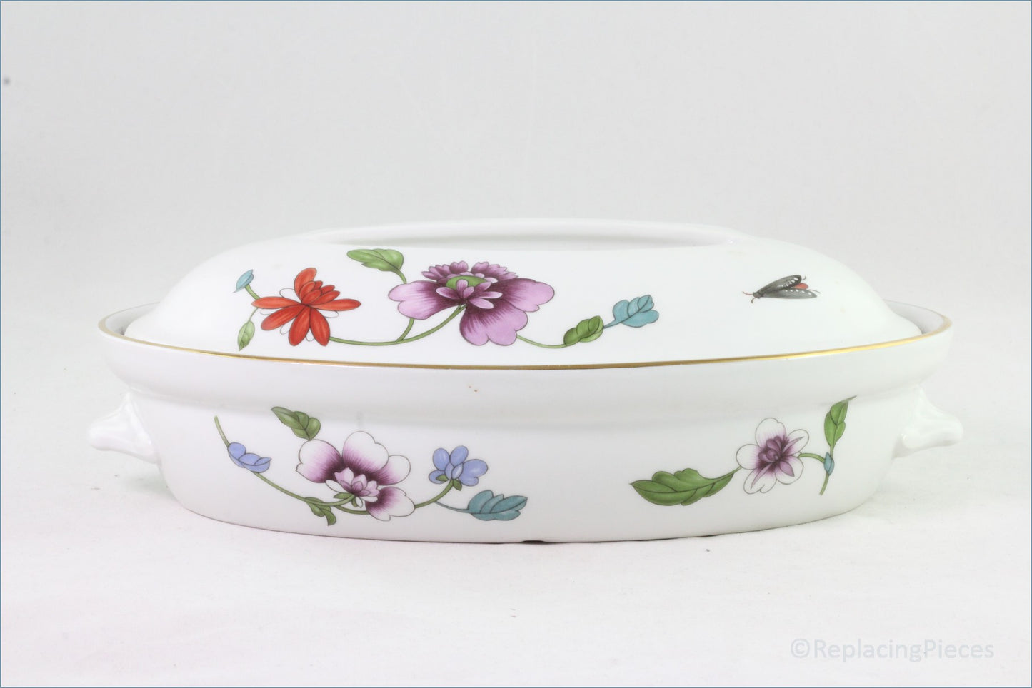 Royal Worcester - Astley (Gold Edge) - 2 Pint Oval Casserole (Shape 21 Size 2)
