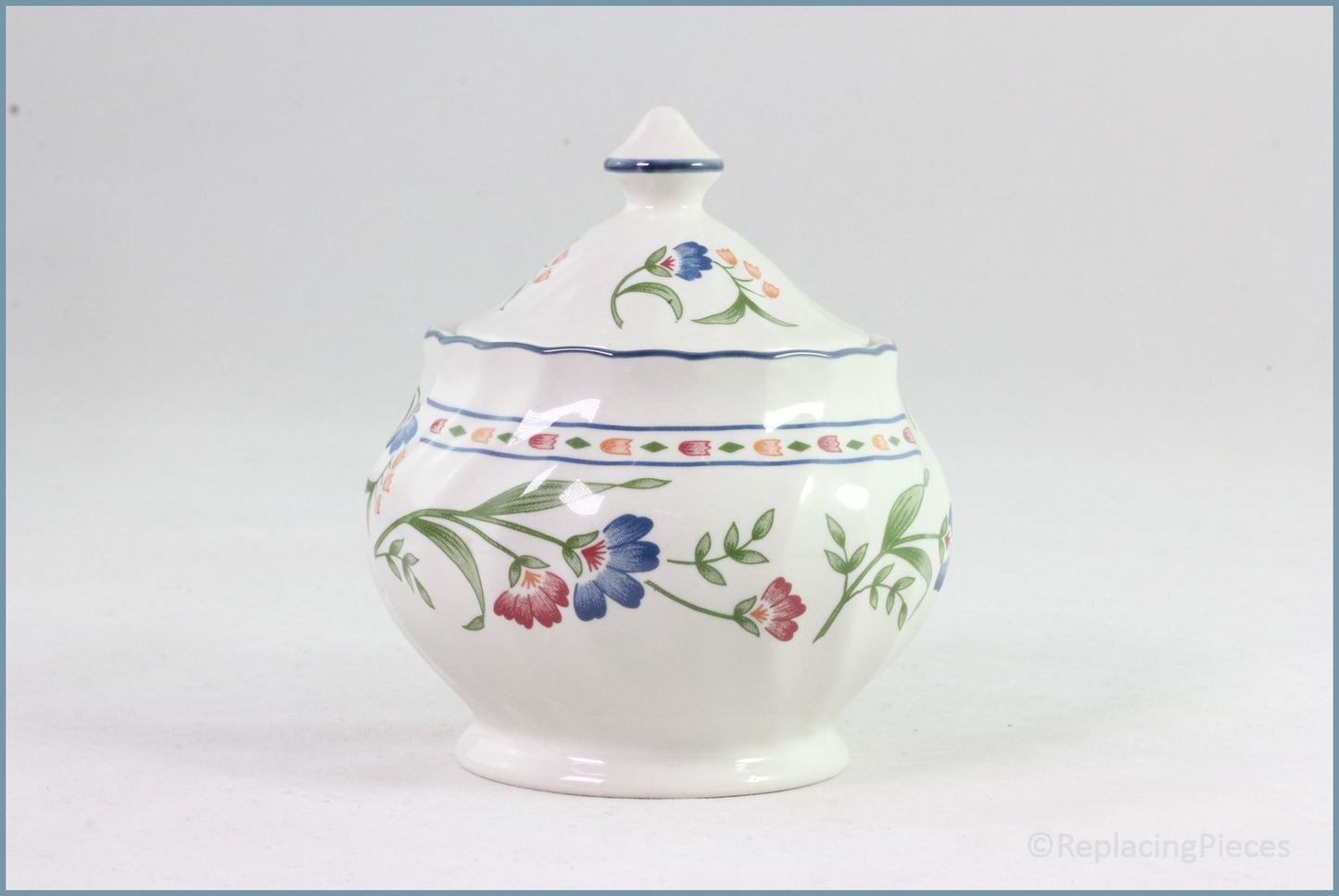 Staffordshire - Hampton Court - Lidded Sugar Bowl