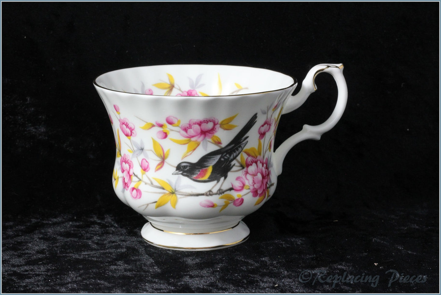 Royal Albert - Woodland Series - Teacup (Redwing)