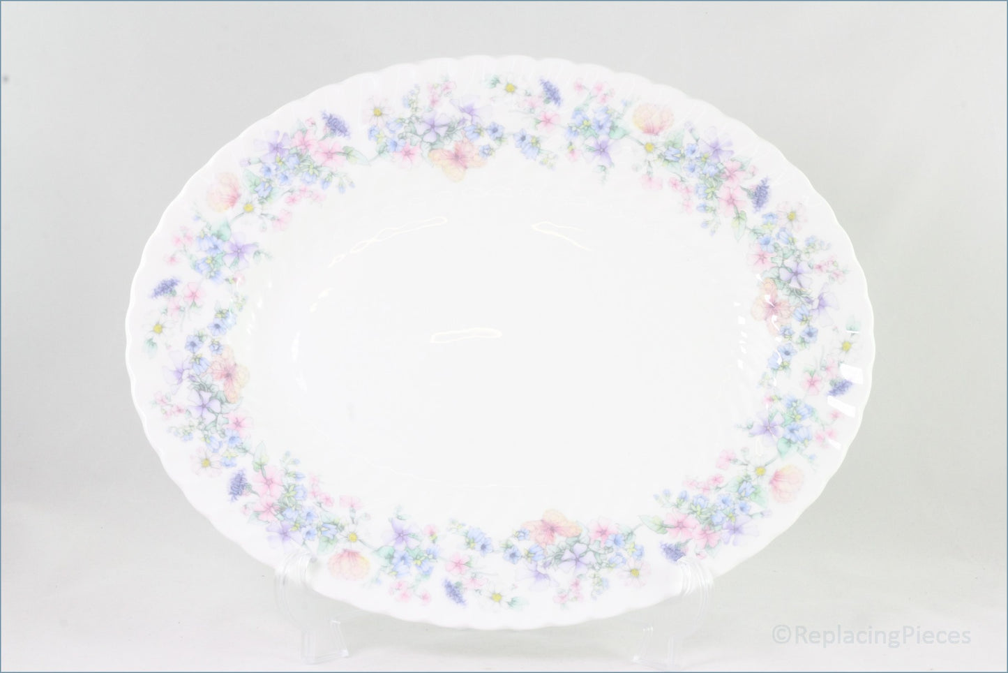 Wedgwood - Angela (Fluted) (R4870) - 14" Oval Platter