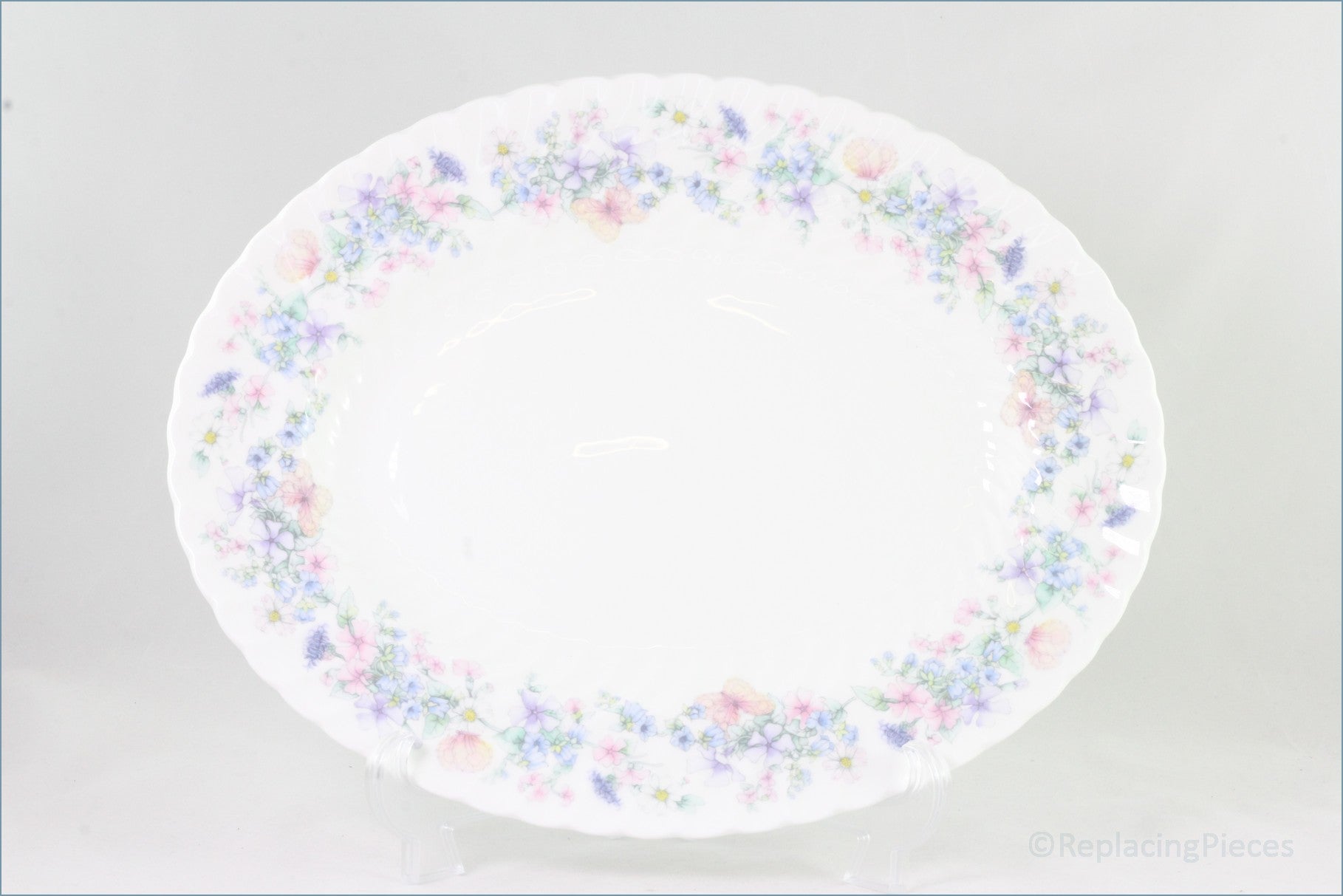 Wedgwood - Angela (Fluted) (R4870) - 14" Oval Platter