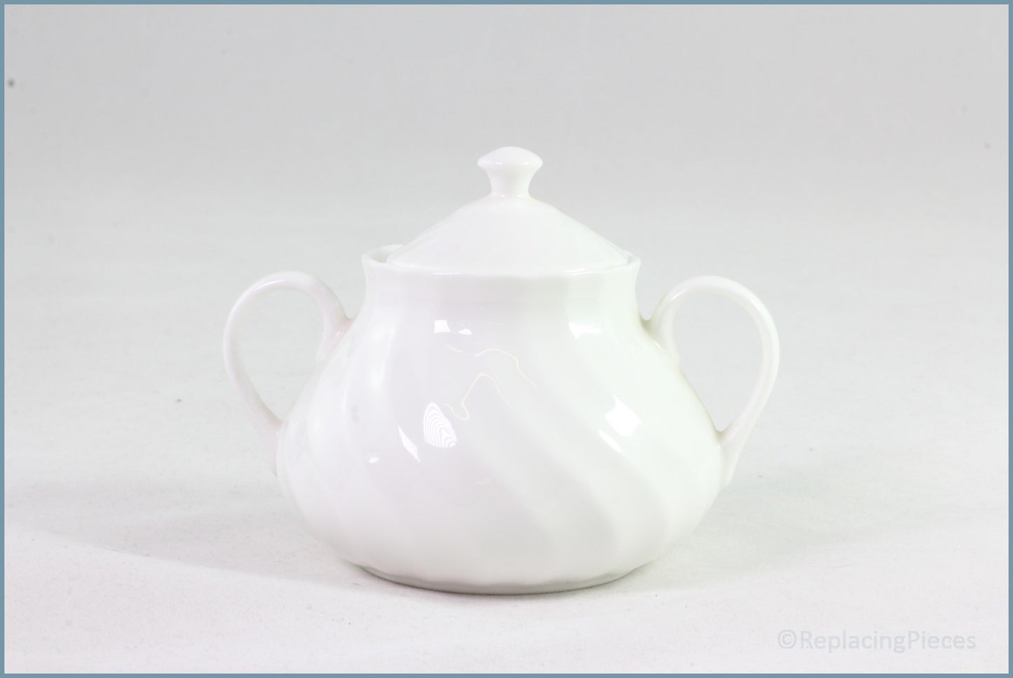 Wedgwood - Candlelight - Lidded Sugar Bowl (Coffee)