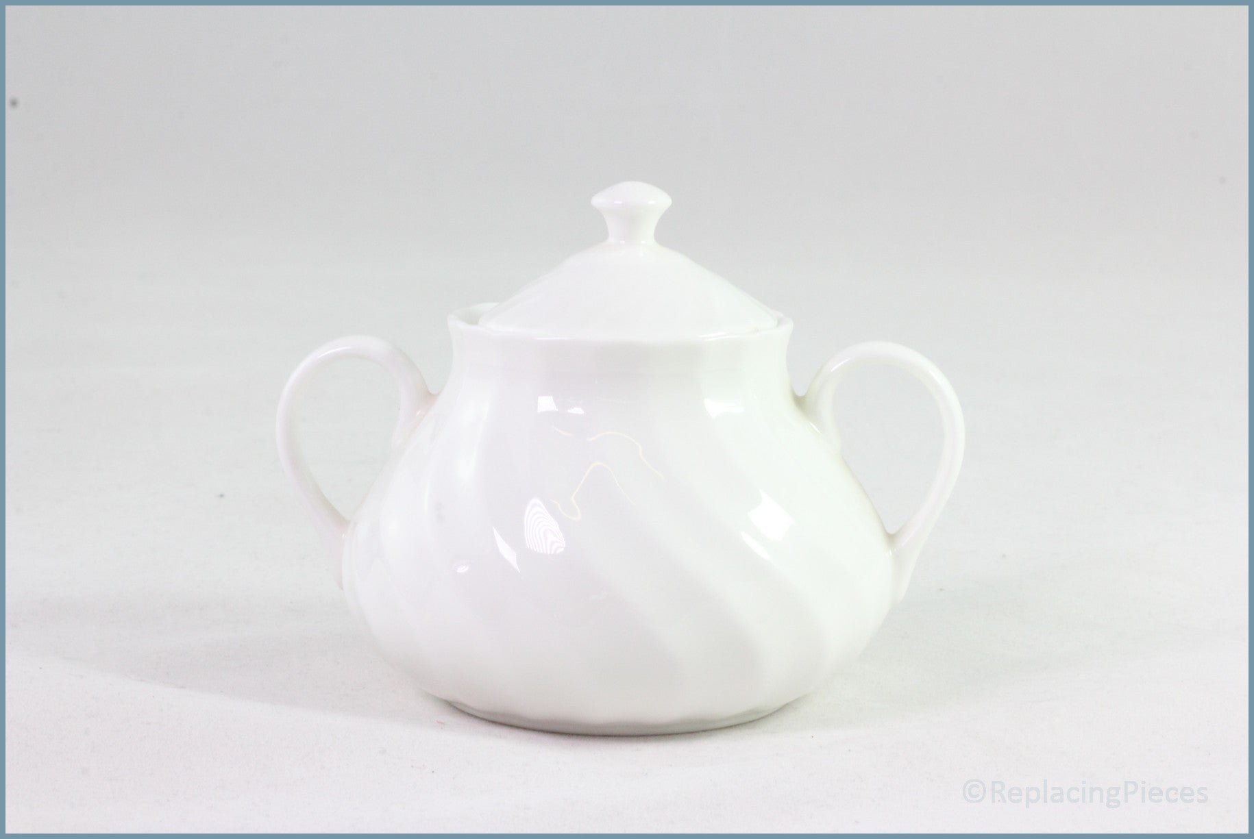 Wedgwood - Candlelight - Lidded Sugar Bowl (Coffee)