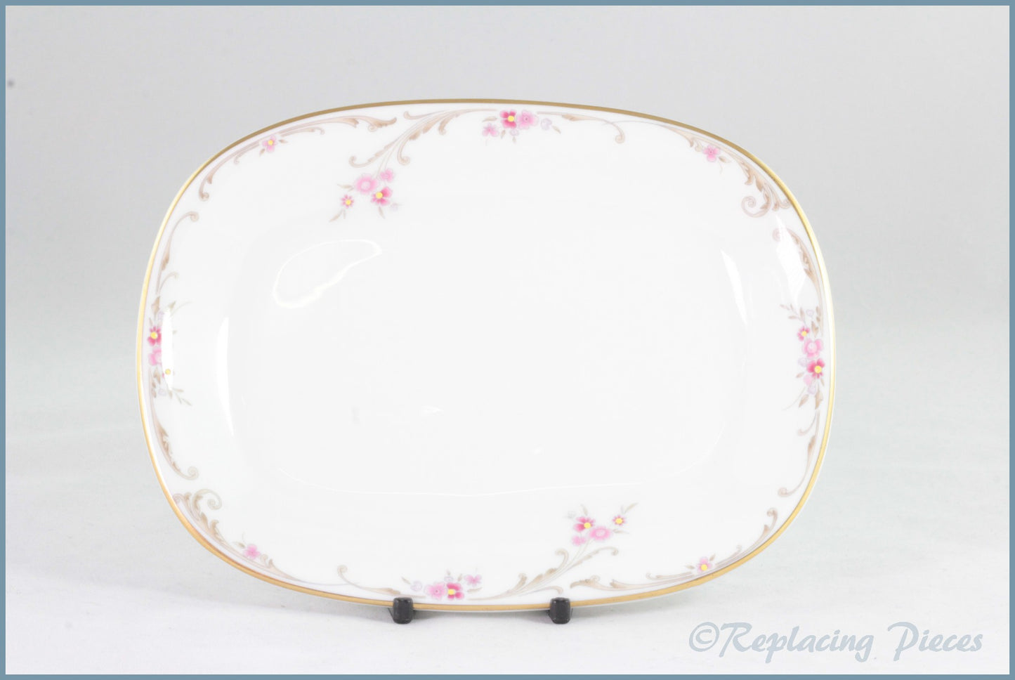 Wedgwood - Carisbrooke (Gold Edge) - Gravy Boat Stand (No Well)