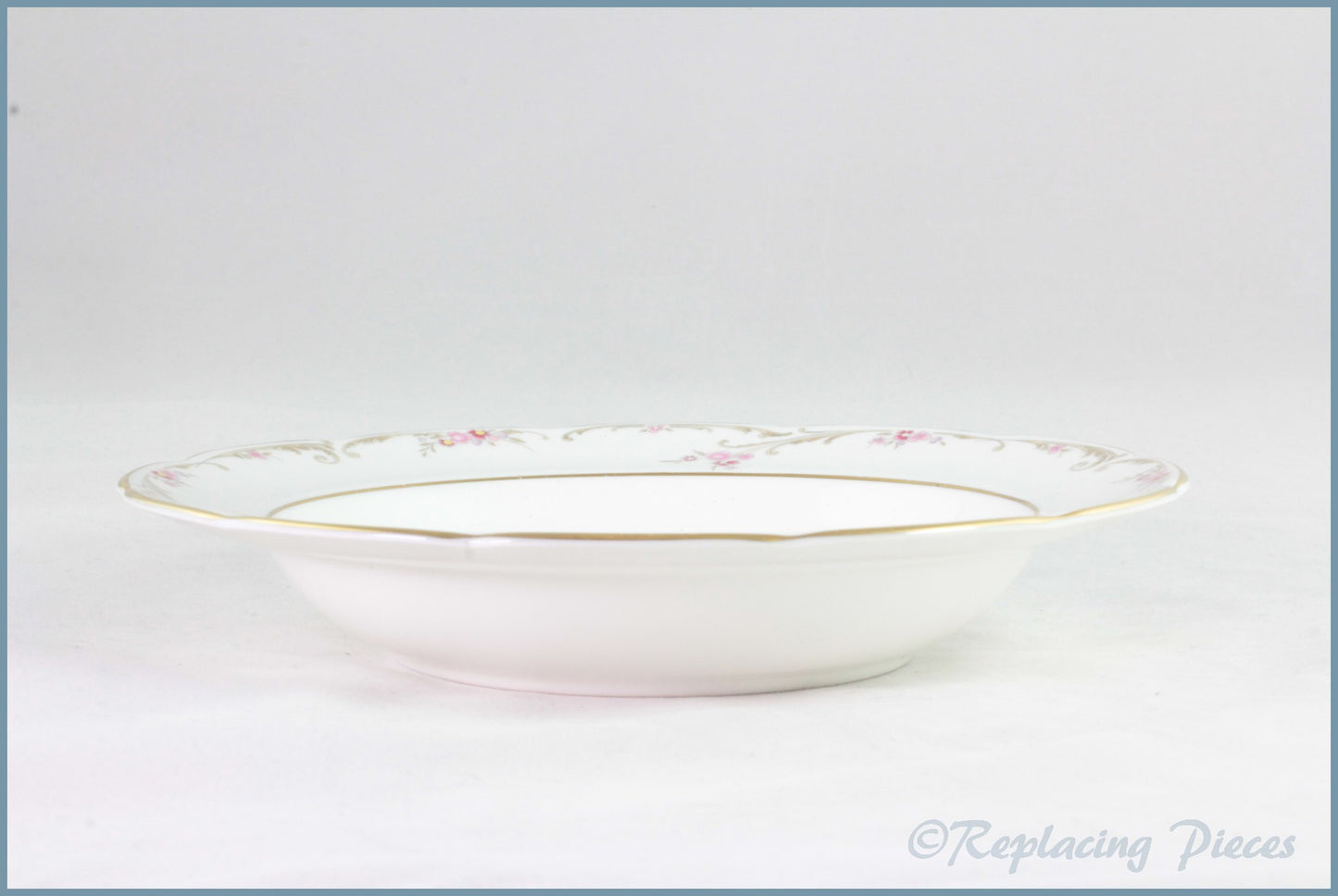 Wedgwood - Carisbrooke (Gold Edge) - 8" Rimmed Bowl