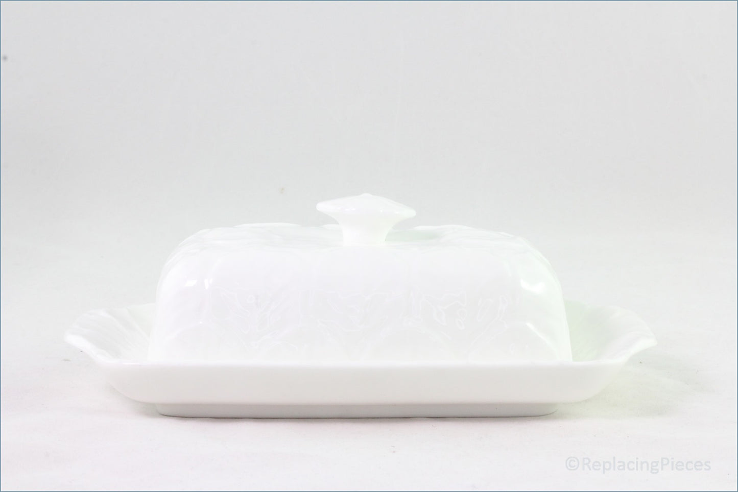 Wedgwood - Countryware - Lidded Butter Dish