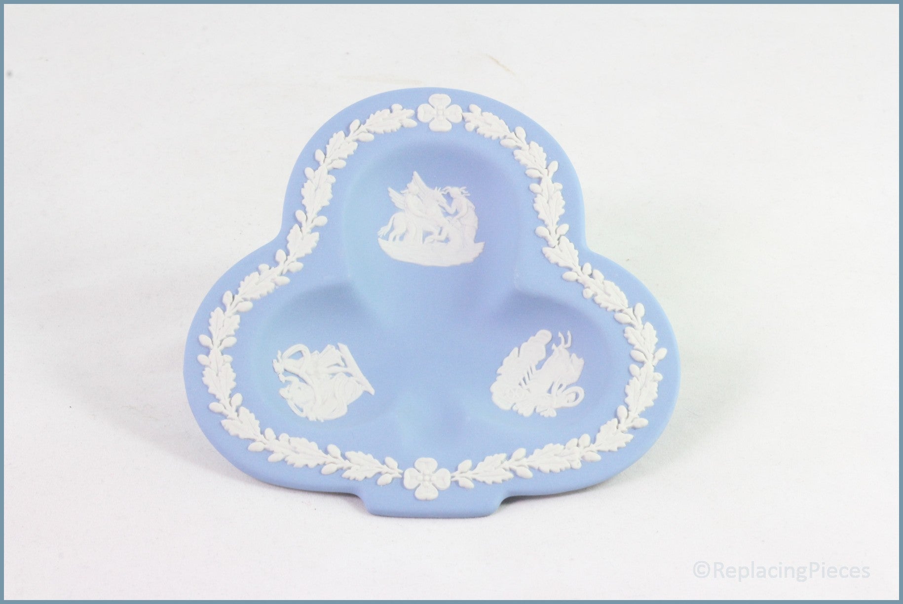 Wedgwood - Jasperware (Pale Blue) - Card Suits Pin Tray - Club