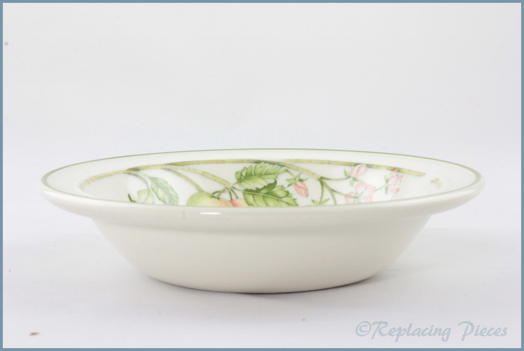 Wedgwood - Wild Apple - 6 1/8" Rimmed Bowl