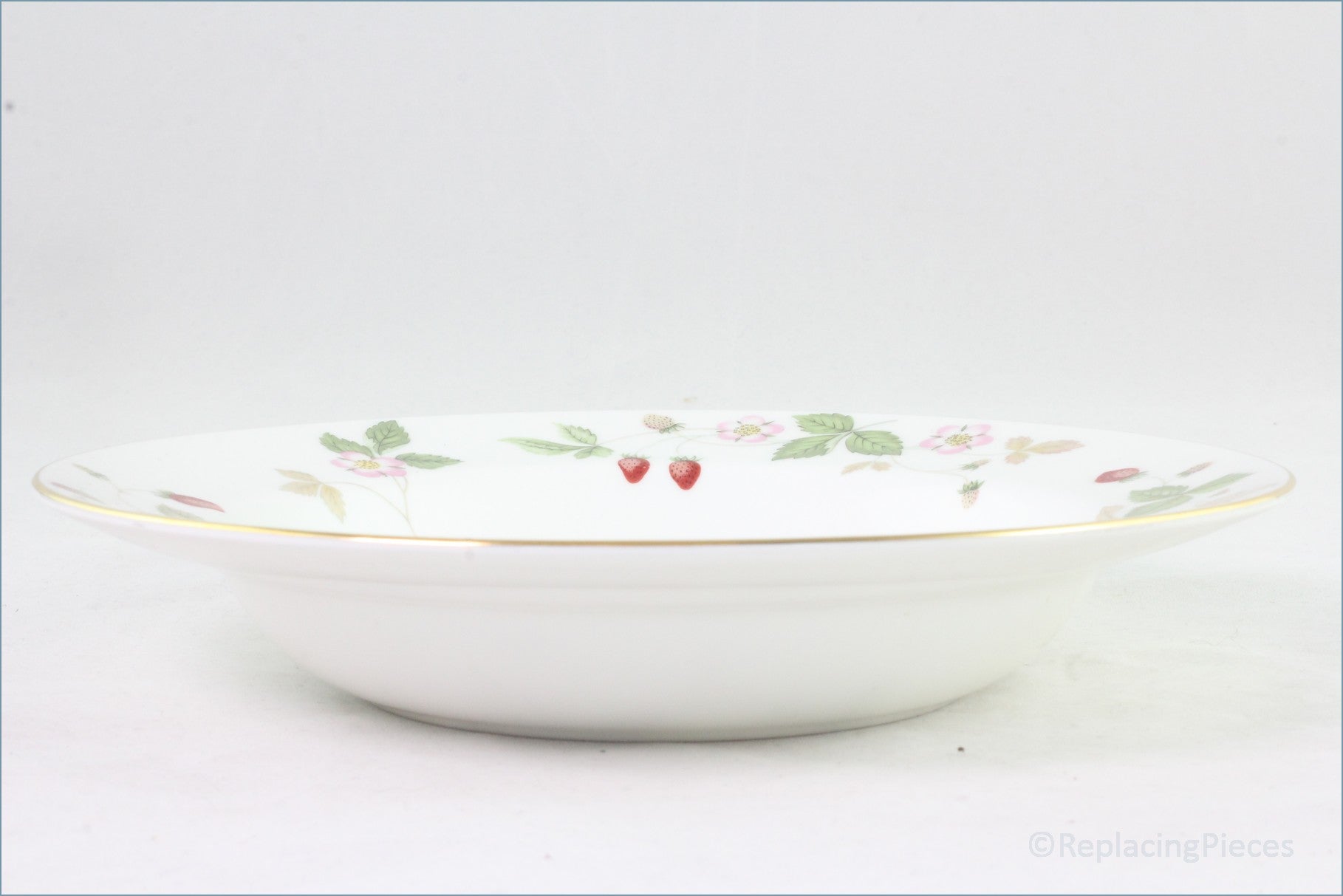 Wedgwood - Wild Strawberry - 8" Rimmed Bowl