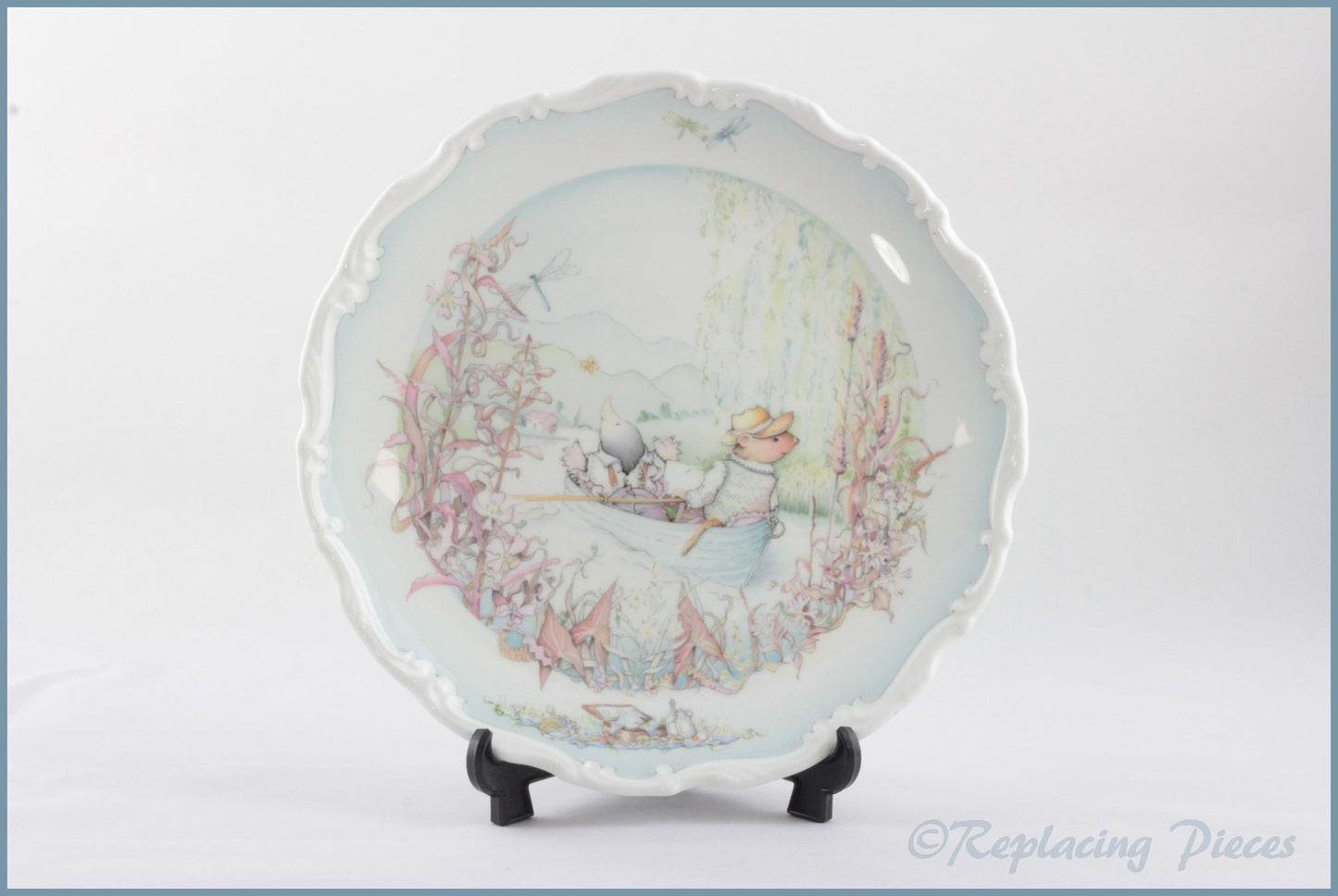 Royal Doulton - The Wind In The Willows - Ratty & Mole Go Boating