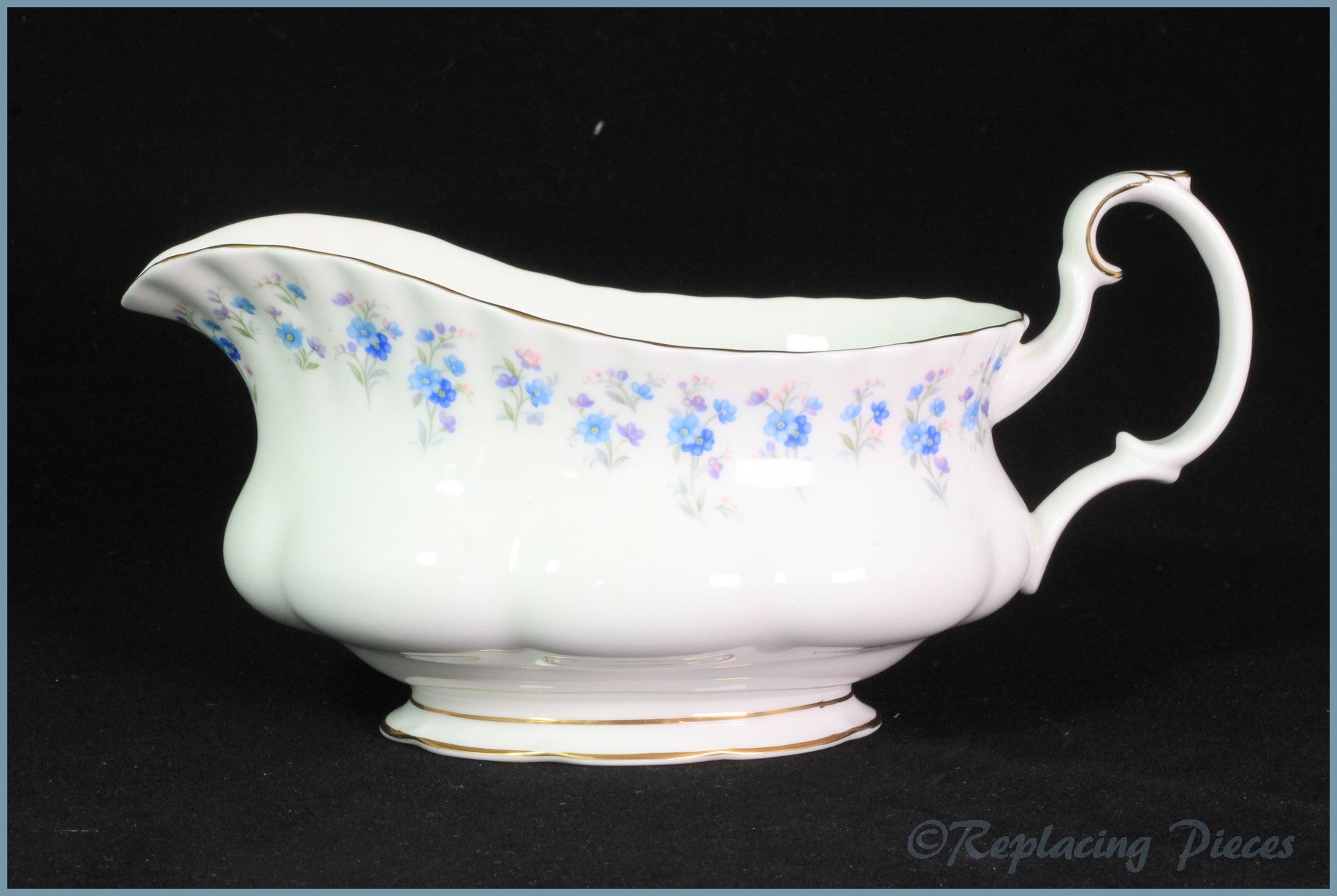 Royal Albert - Memory Lane - Gravy Boat