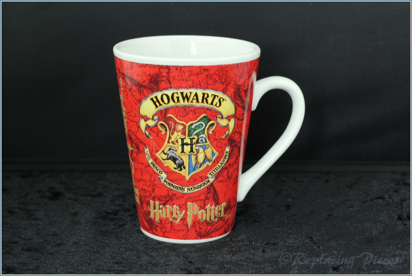 Churchill - Harry Potter - Mug (Hogwarts)
