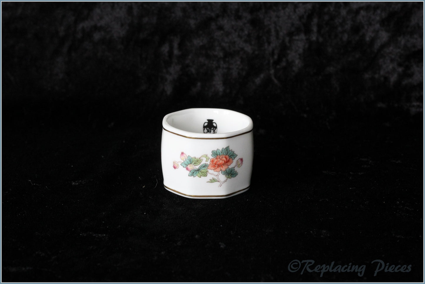 Wedgwood - Kutani Crane (gold edge) - Napkin Ring