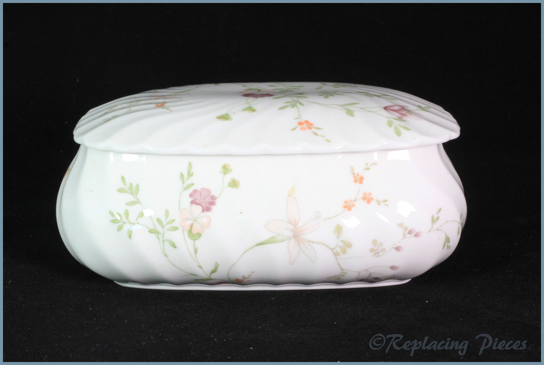 Wedgwood - Campion - Oblong Lidded Box