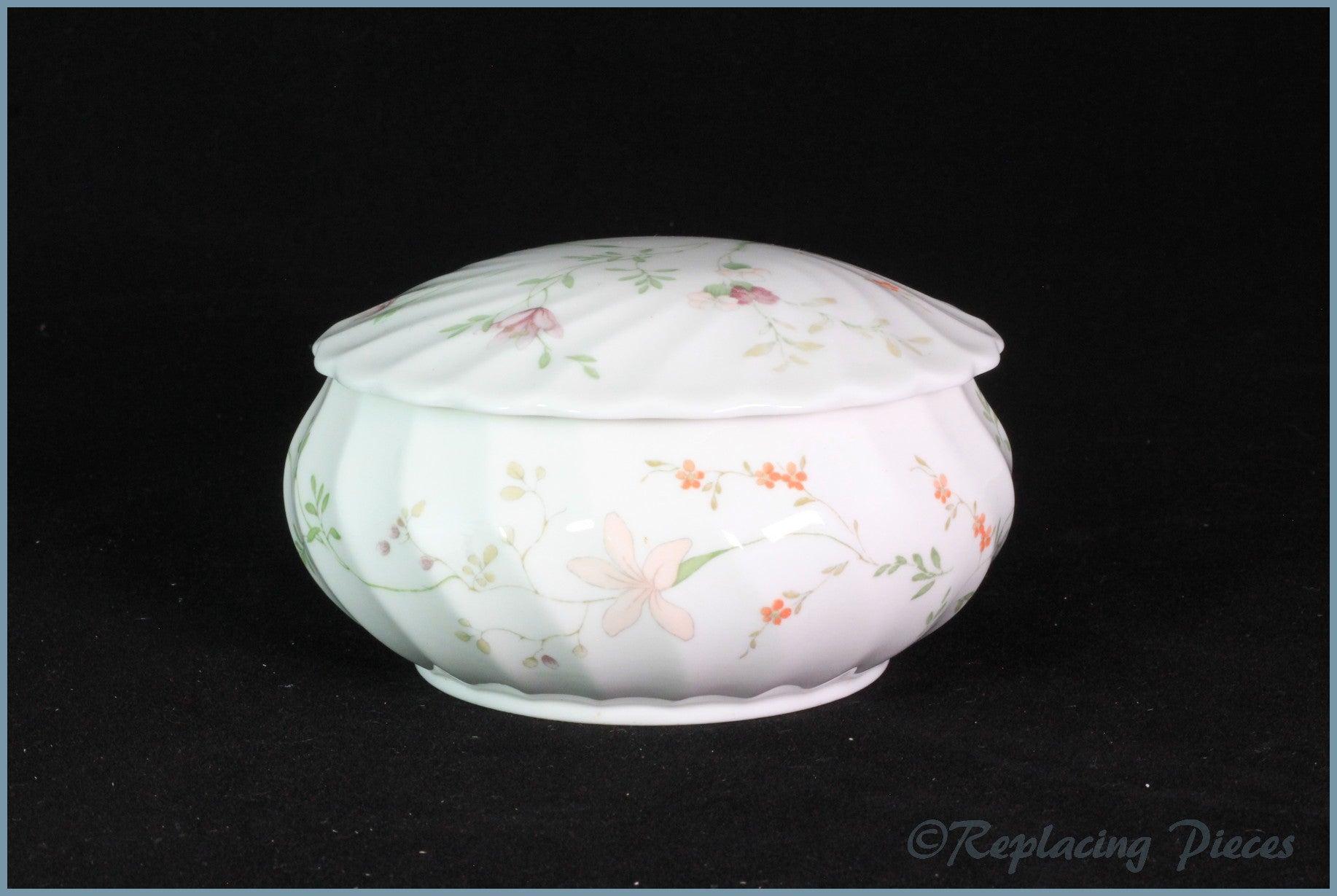 Wedgwood - Campion - Round Lidded Box