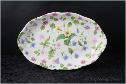 Queens - Country Meadow - Oval Tray