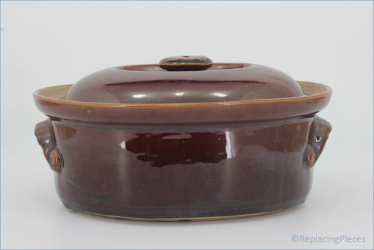 Denby - Brown Bourne - 4 Pint Oval Casserole - Brown ceramic casserole dish with lid on a white background