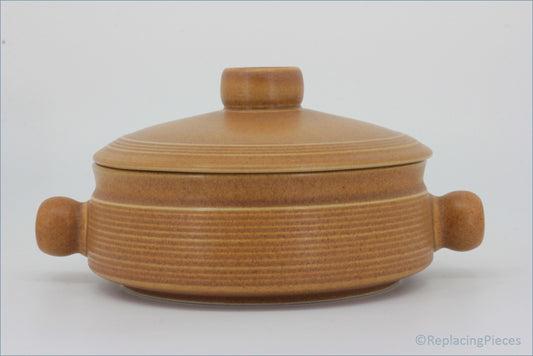 Denby - Canterbury - Casserole Dish - Brown ceramic dish with lid on a white background